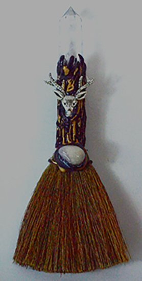 7 1/2\" Deer W Crystal broom