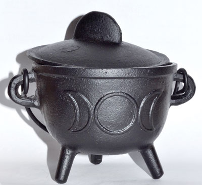 5\" Cast iron cauldron w/ lid Triple Moon